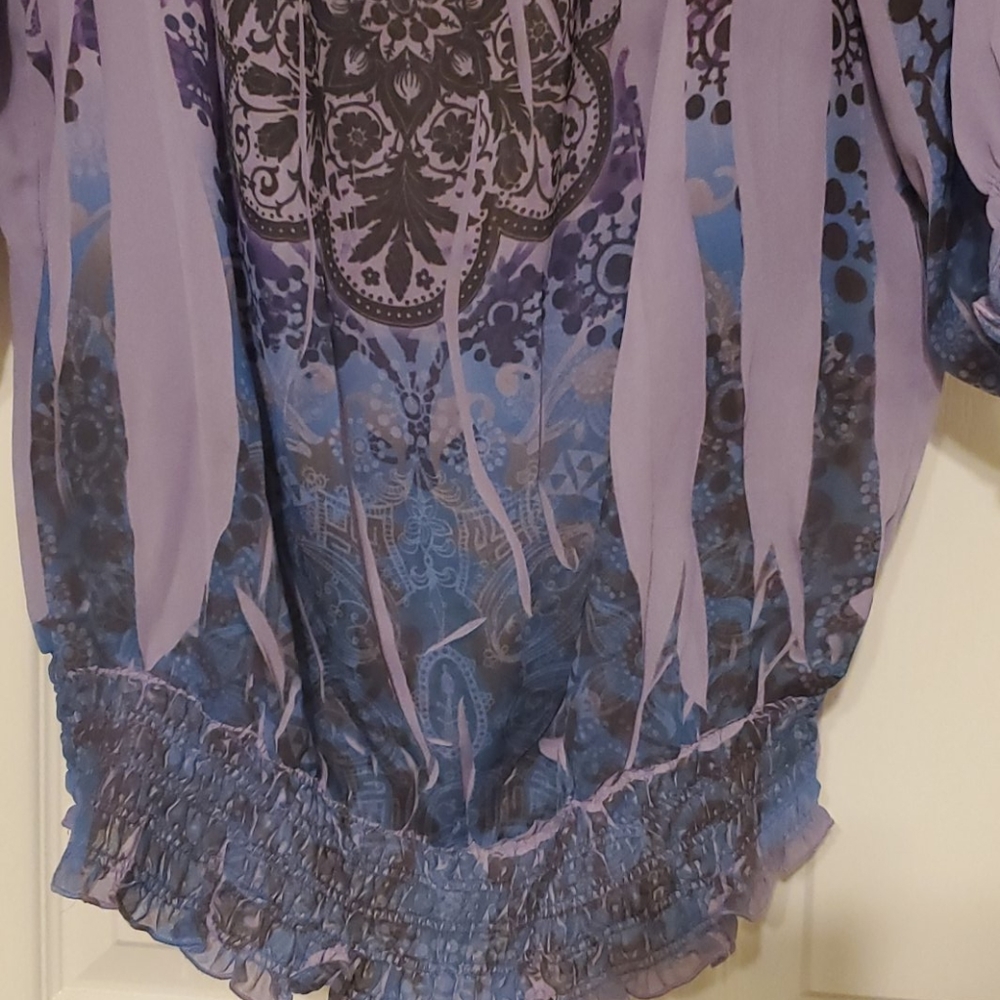 Top - Picture 2 of 2